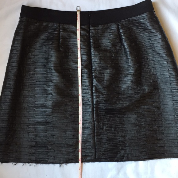 Britt Ryan Black Vegan Leather Ruched Mini Skirt - Picture 3 of 4